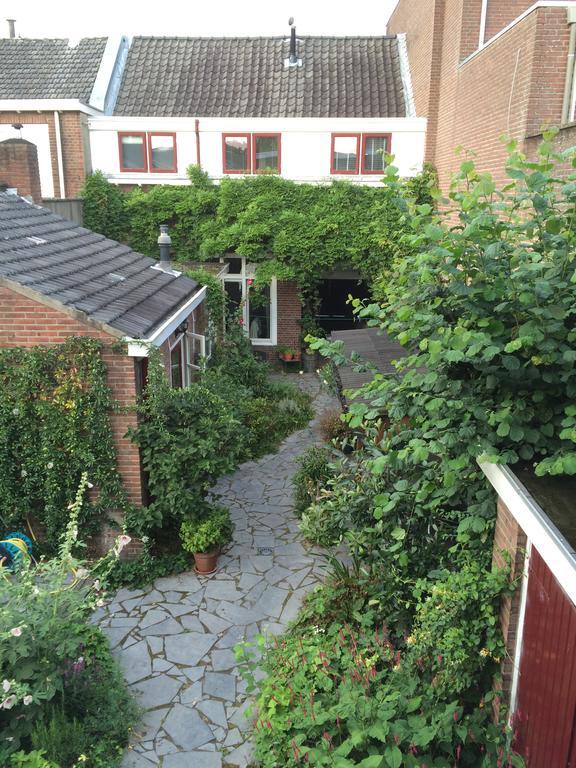 Gastenverblijf Door De Poort Tilburg Exterior foto